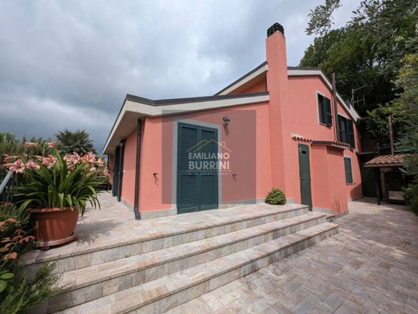 casa indipendente in vendita a Terni in zona Vocabolo Valenza