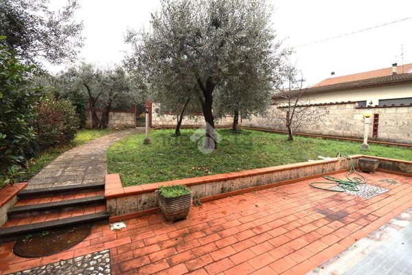 casa indipendente in vendita a Terni