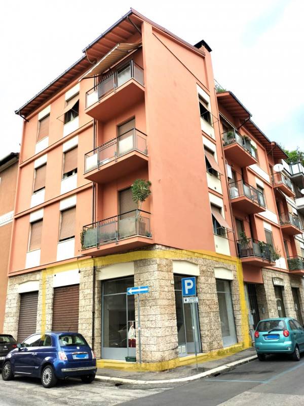 negozio in vendita a Terni in zona Centro Città