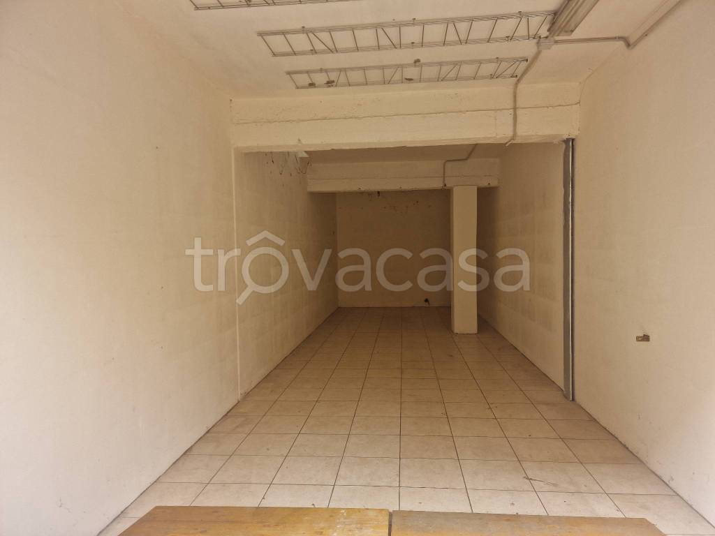 locale commerciale in vendita a Terni in zona Centro Città