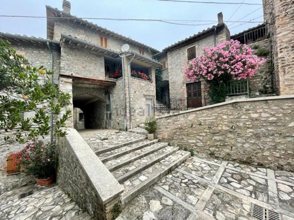 appartamento in vendita a Terni in zona Poggio Lavarino