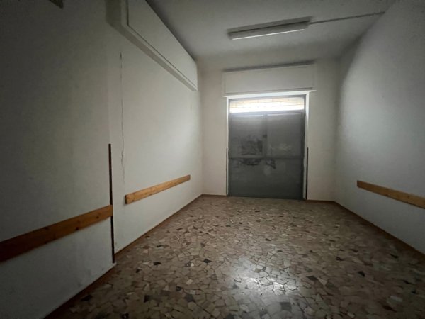 locale commerciale in vendita a Terni in zona Centro Città
