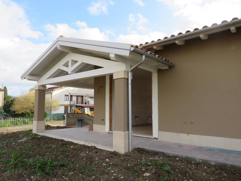 casa indipendente in vendita a Terni in zona Vocabolo Valenza
