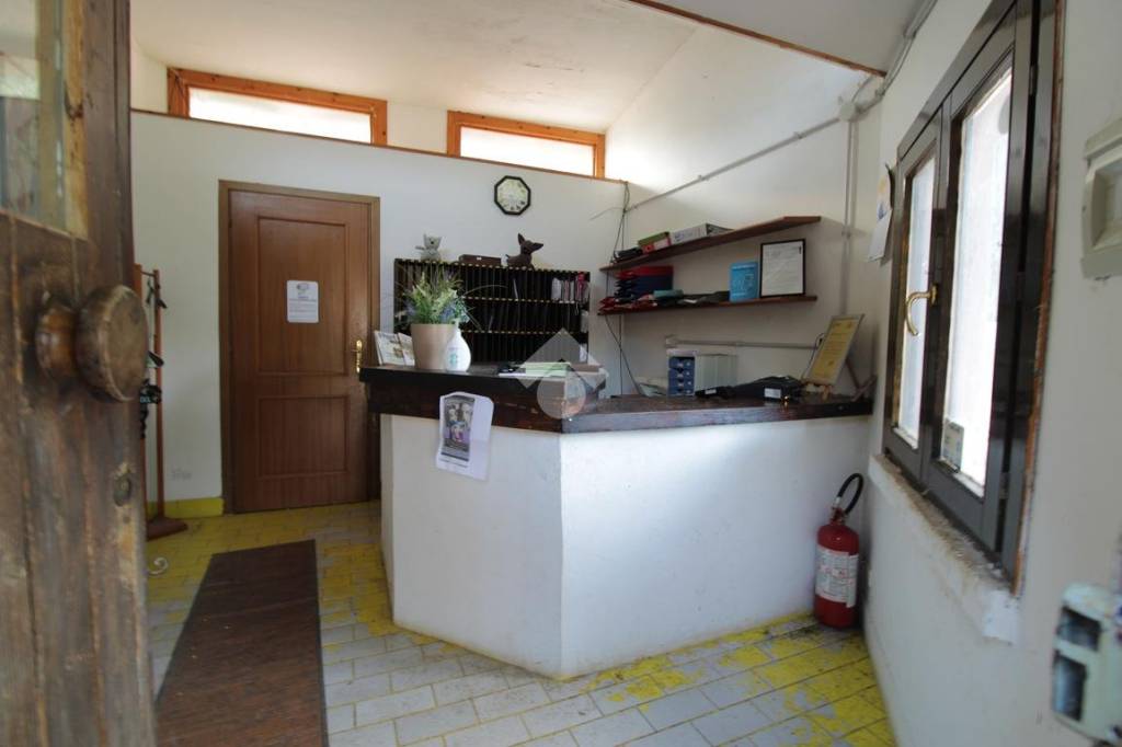 negozio in vendita a Terni in zona Papigno