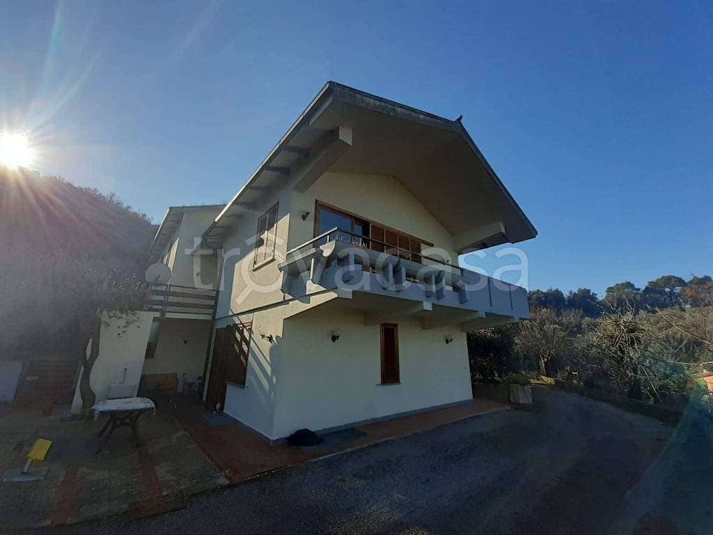 casa indipendente in vendita a Terni in zona Vocabolo Valenza