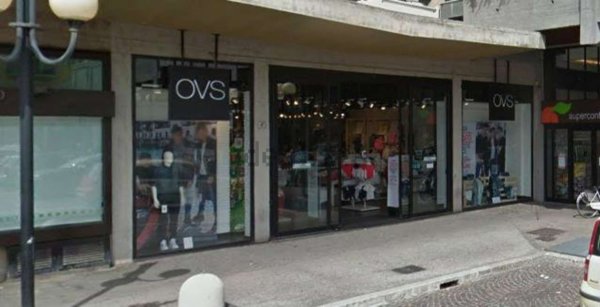 locale commerciale in vendita a Terni in zona Centro Città