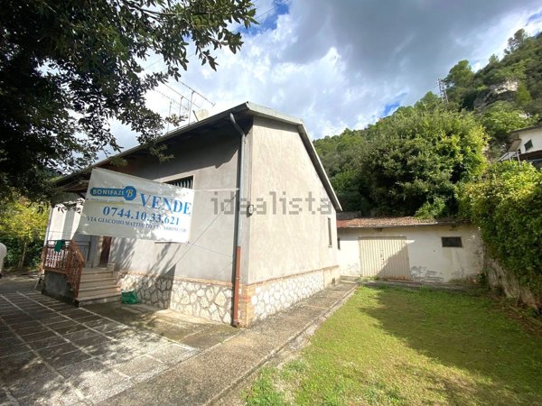 casa indipendente in vendita a Terni in zona Marmore