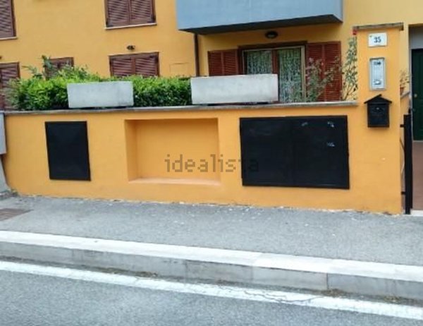 casa indipendente in vendita a Terni