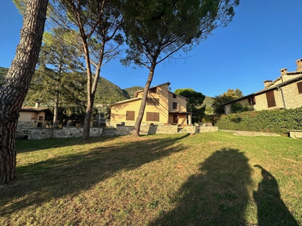 casa indipendente in vendita a Terni in zona Piedimonte