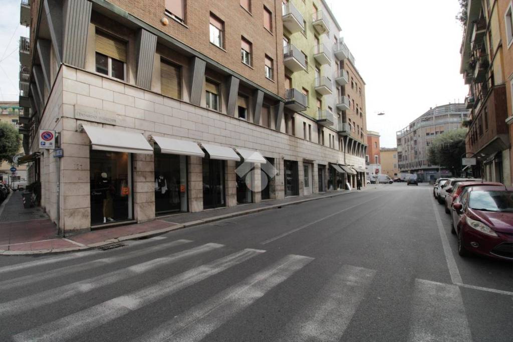 negozio in vendita a Terni in zona Centro Città