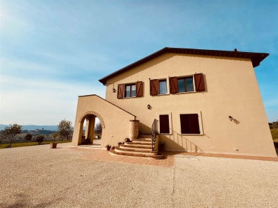 casa indipendente in vendita a Terni