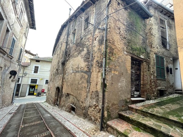 appartamento in vendita a Terni in zona Collescipoli