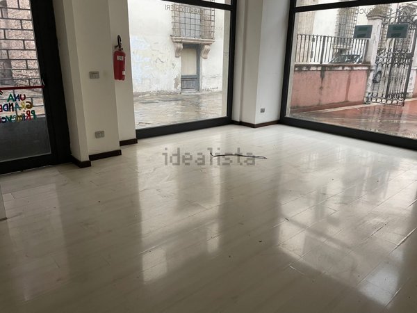 locale commerciale in vendita a Terni in zona Centro Città