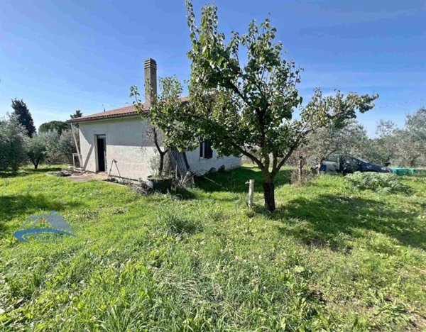 casa indipendente in vendita a Terni in zona Piedimonte