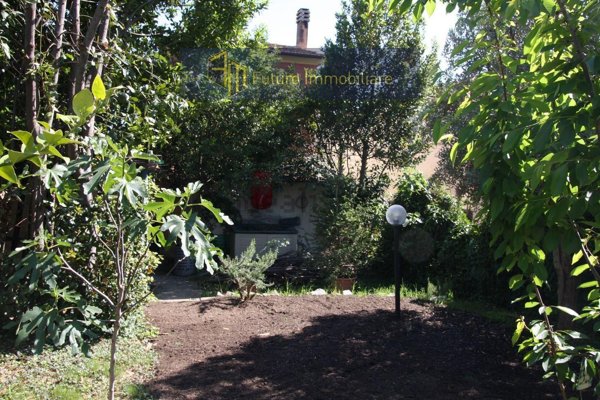casa indipendente in vendita a Terni