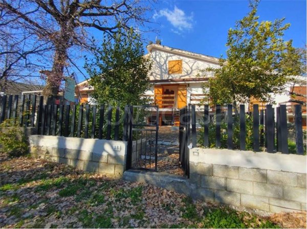 casa indipendente in vendita a Terni in zona Battiferro