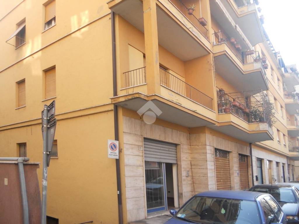 negozio in vendita a Terni in zona Centro Città