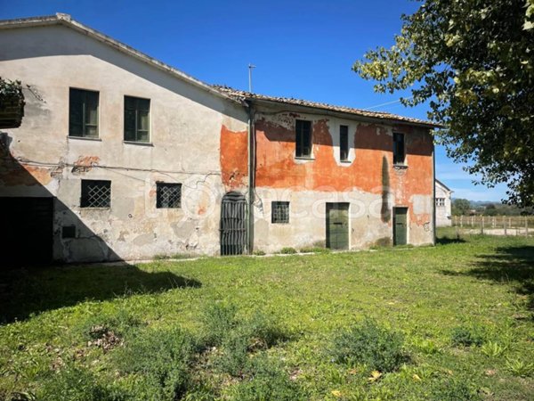 casa indipendente in vendita a Terni