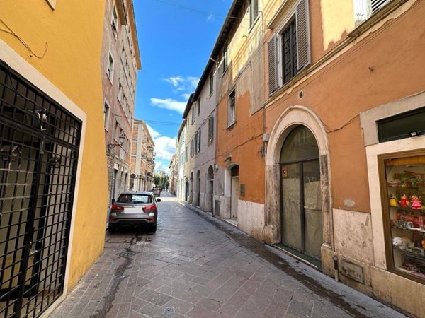intera palazzina in vendita a Terni in zona Centro Città