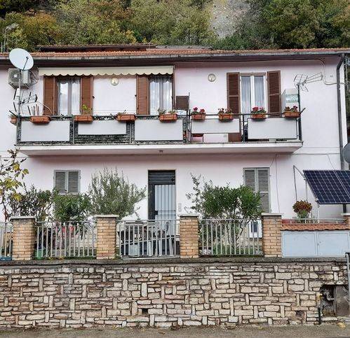 appartamento in vendita a Terni in zona Papigno