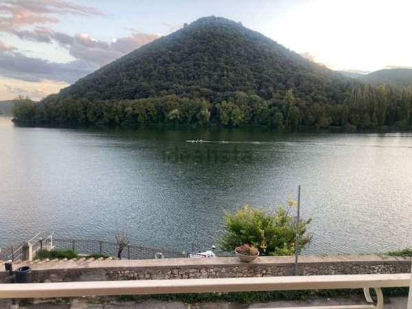 appartamento in vendita a Terni in zona Piediluco