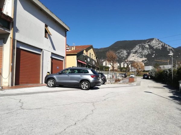 negozio in vendita a Terni in zona Gabelletta