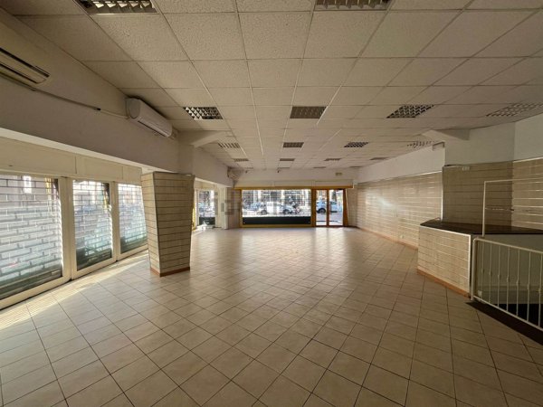 negozio in vendita a Terni