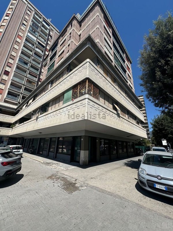 locale commerciale in vendita a Terni in zona Centro Città
