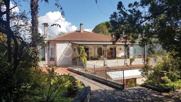 villa in vendita a Terni in zona Collescipoli