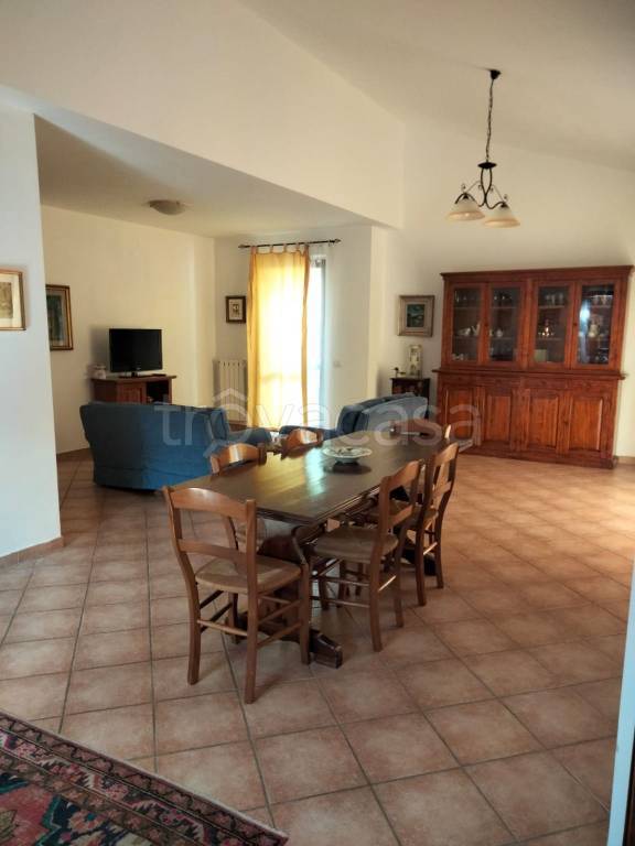 casa indipendente in vendita a Terni