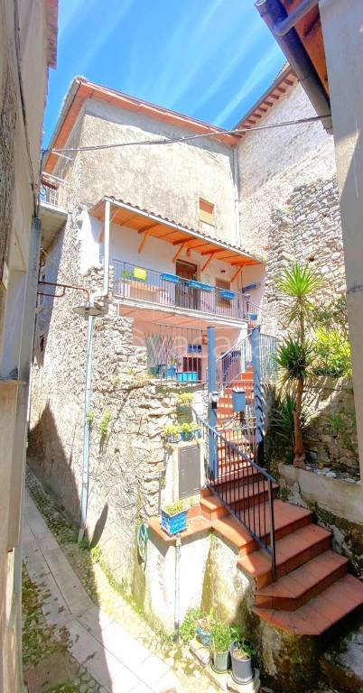 casa indipendente in vendita a Terni in zona Piediluco