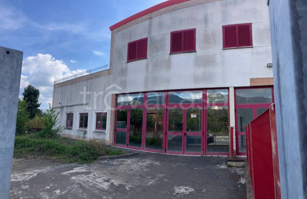 locale commerciale in vendita a Terni in zona Gabelletta