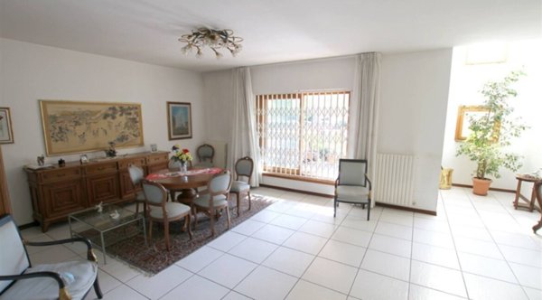 casa indipendente in vendita a Terni