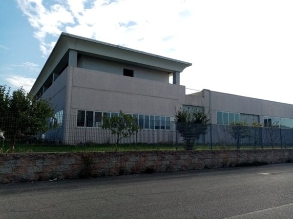 capannone in vendita a Terni in zona Maratta Alta