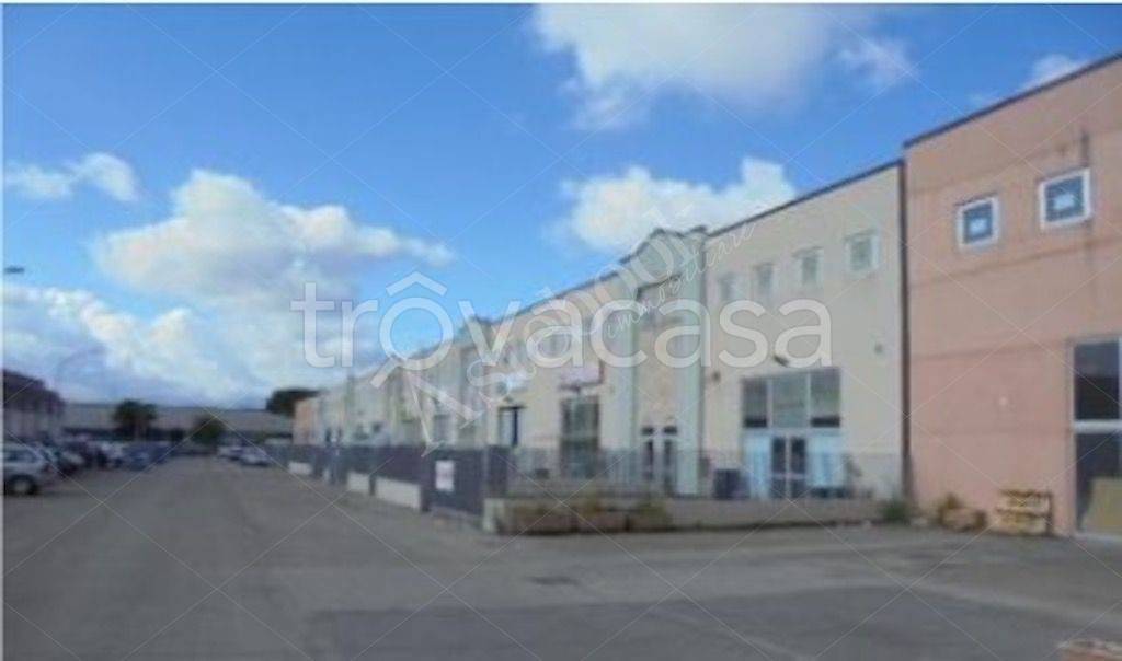 locale commerciale in vendita a Terni in zona Centro Città