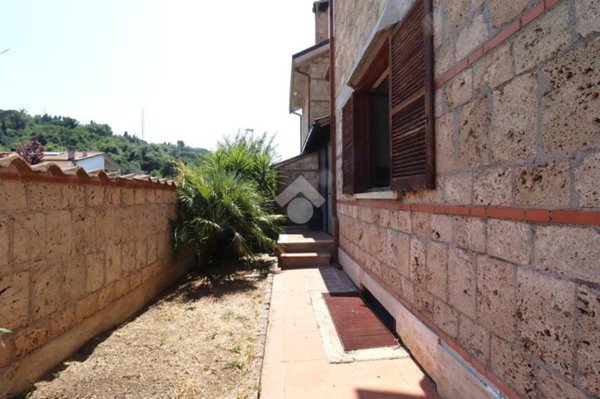 casa indipendente in vendita a Terni in zona Vocabolo Valenza