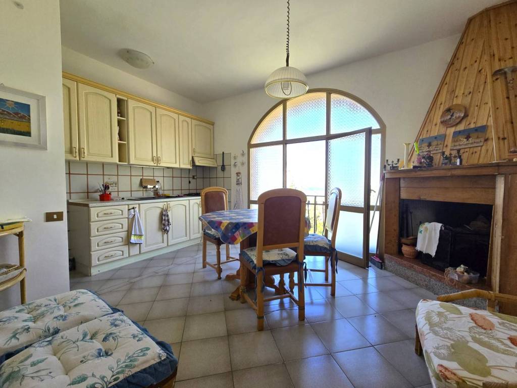 casa semindipendente in vendita a Terni in zona Miranda