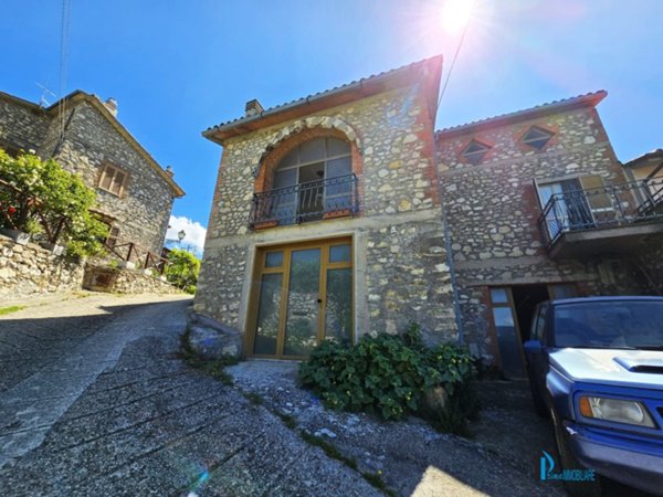 casa indipendente in vendita a Terni in zona Miranda