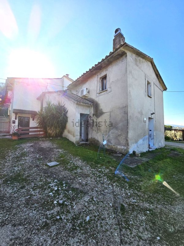 casa semindipendente in vendita a Terni in zona Poscargano