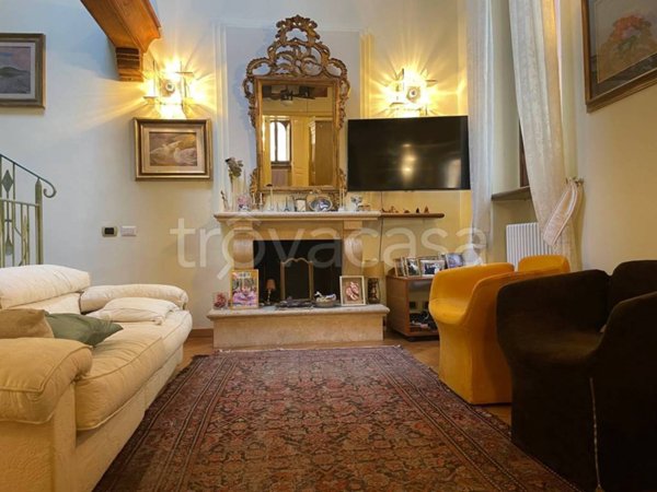 casa indipendente in vendita a Terni in zona Centro Città