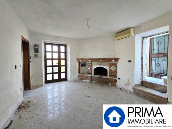 casa indipendente in vendita a Terni in zona Poscargano