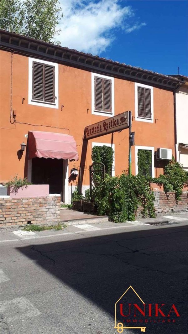 locale commerciale in vendita a Terni