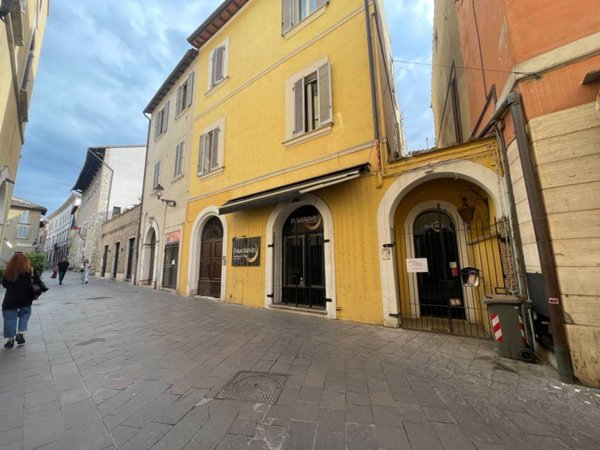 quadrivano in vendita a Terni in zona Centro Città