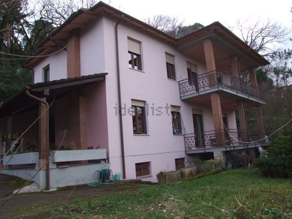 casa indipendente in vendita a Terni