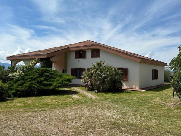 casa indipendente in vendita a Terni in zona Rivo