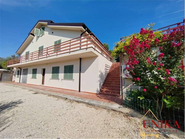 casa indipendente in vendita a Terni in zona Piedimonte