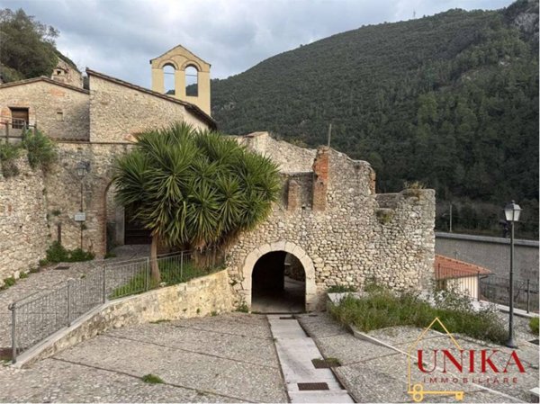 casa indipendente in vendita a Terni in zona Marmore