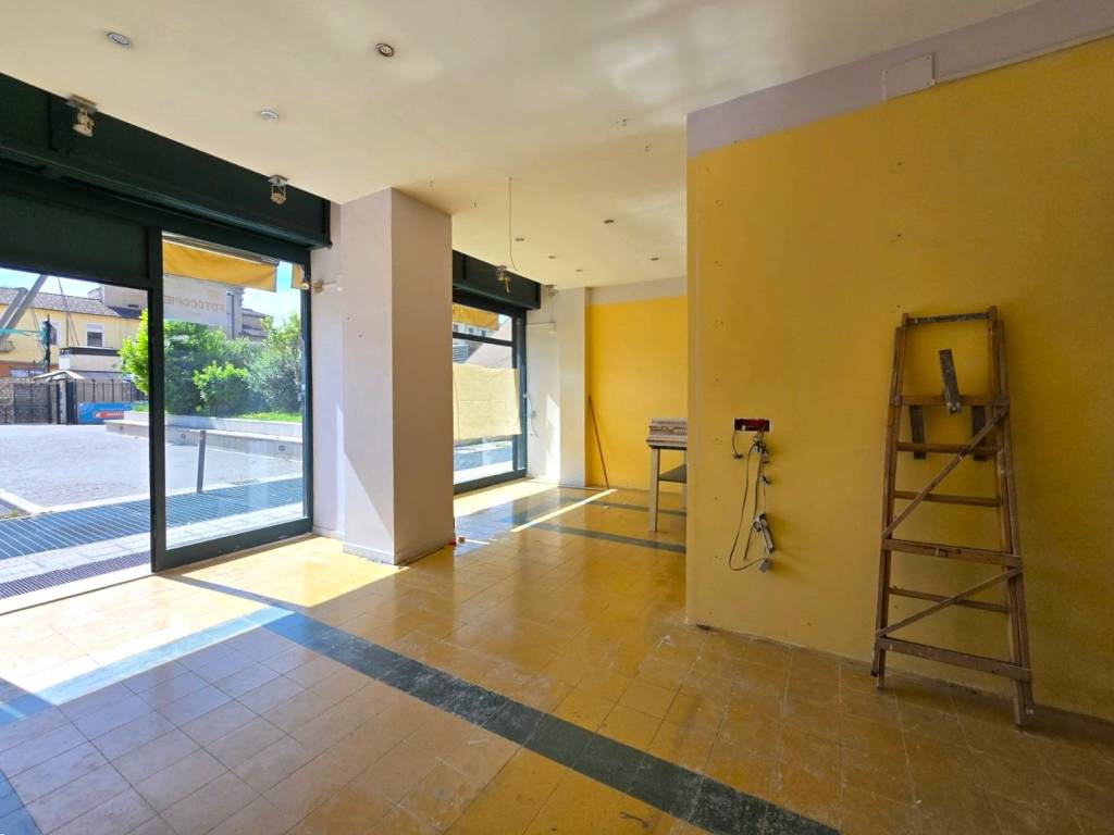 negozio in vendita a Terni in zona Centro Città