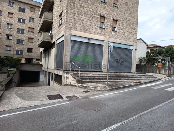 locale di sgombero in vendita a Terni in zona Rivo
