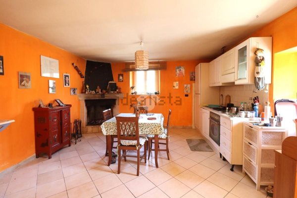casa indipendente in vendita a Terni in zona Vocabolo Valenza